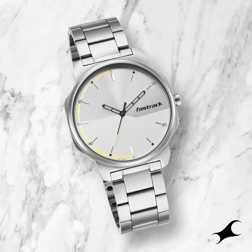 Fastrack Stunner In Silver Dial And Metal Strap Watch 3254SM01